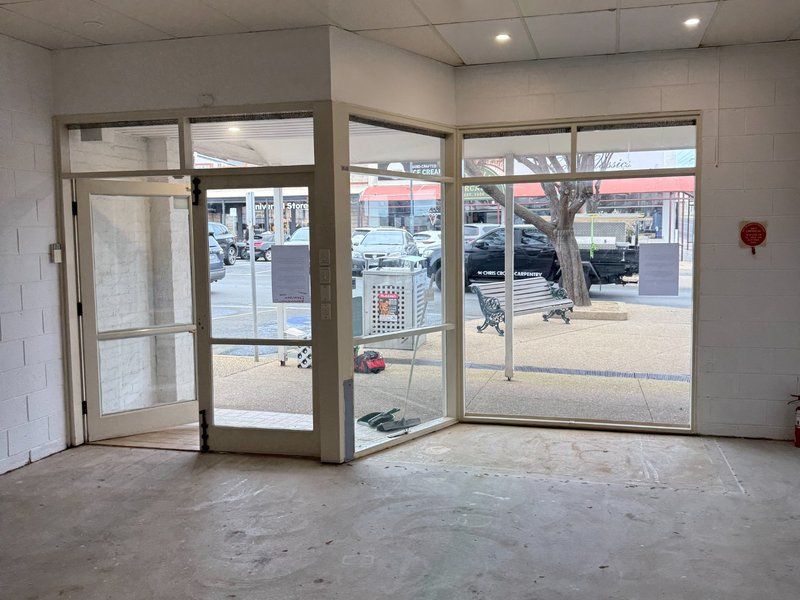 Lemonade Sorrento shopfront after signage and fitout removal